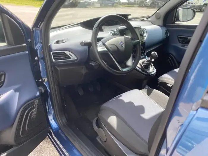 Lancia Ypsilon 1.0 Firefly Hybrid Gold - immagine 5